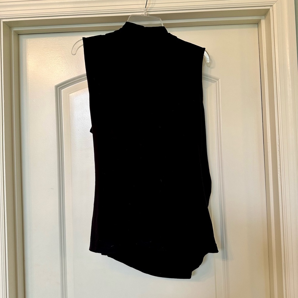 Ann Taylor - Stunning Black Swoop Neck Tank - Brand new condition! - Picture 3 of 4